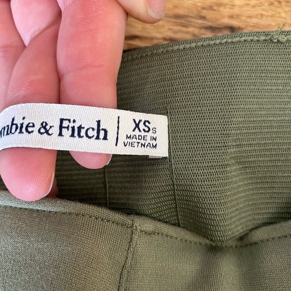 Abercrombie & Fitch Green Wide Leg Casual Pants - Picture 6 of 11